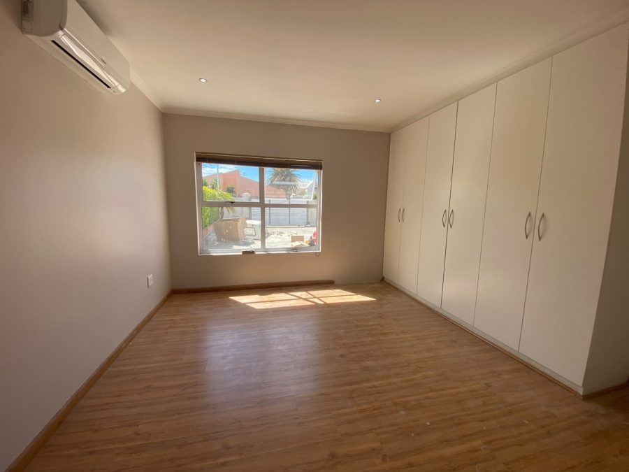 To Let 3 Bedroom Property for Rent in Parklands Western Cape